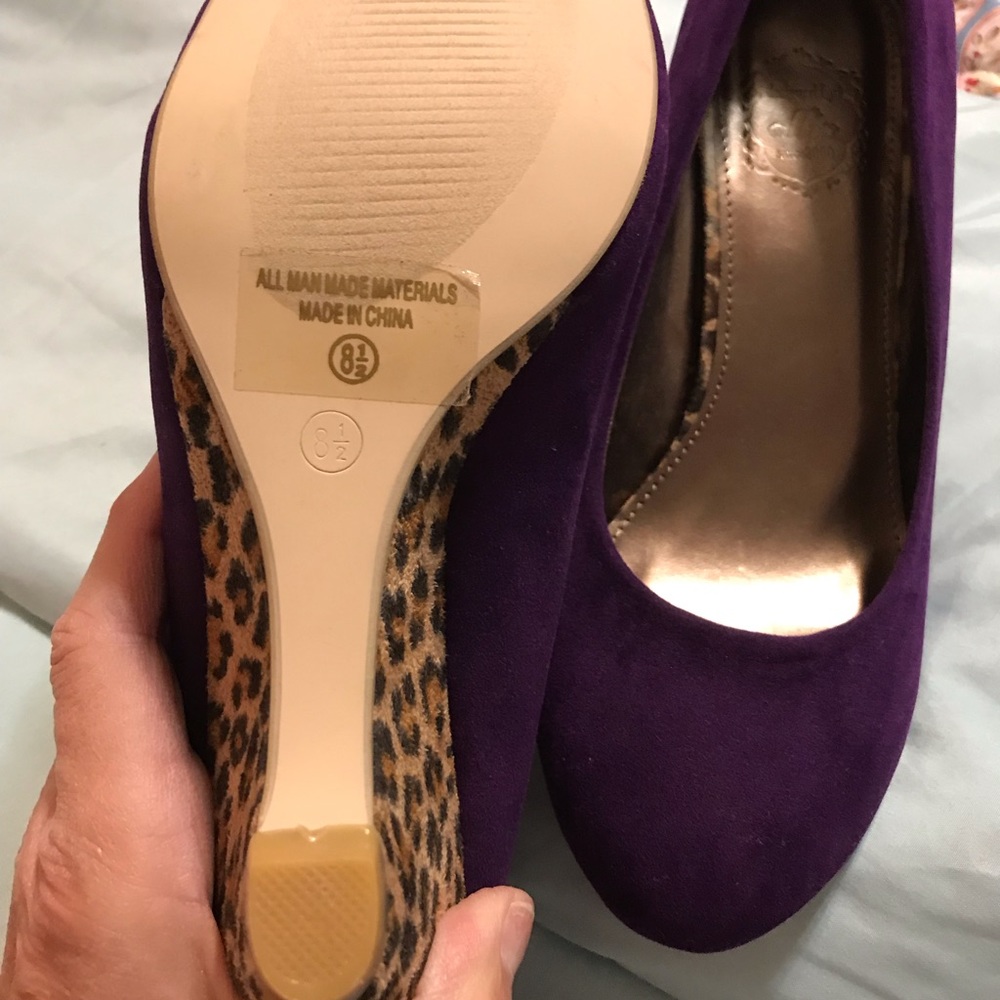 Shoes - Picture 6 of 8